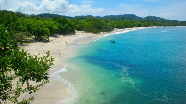 10 reasons to visit costa rica